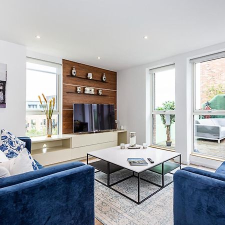 Apartament Chiswick Park 3 Bed 3 Bath West London - Parking Zewnętrze zdjęcie