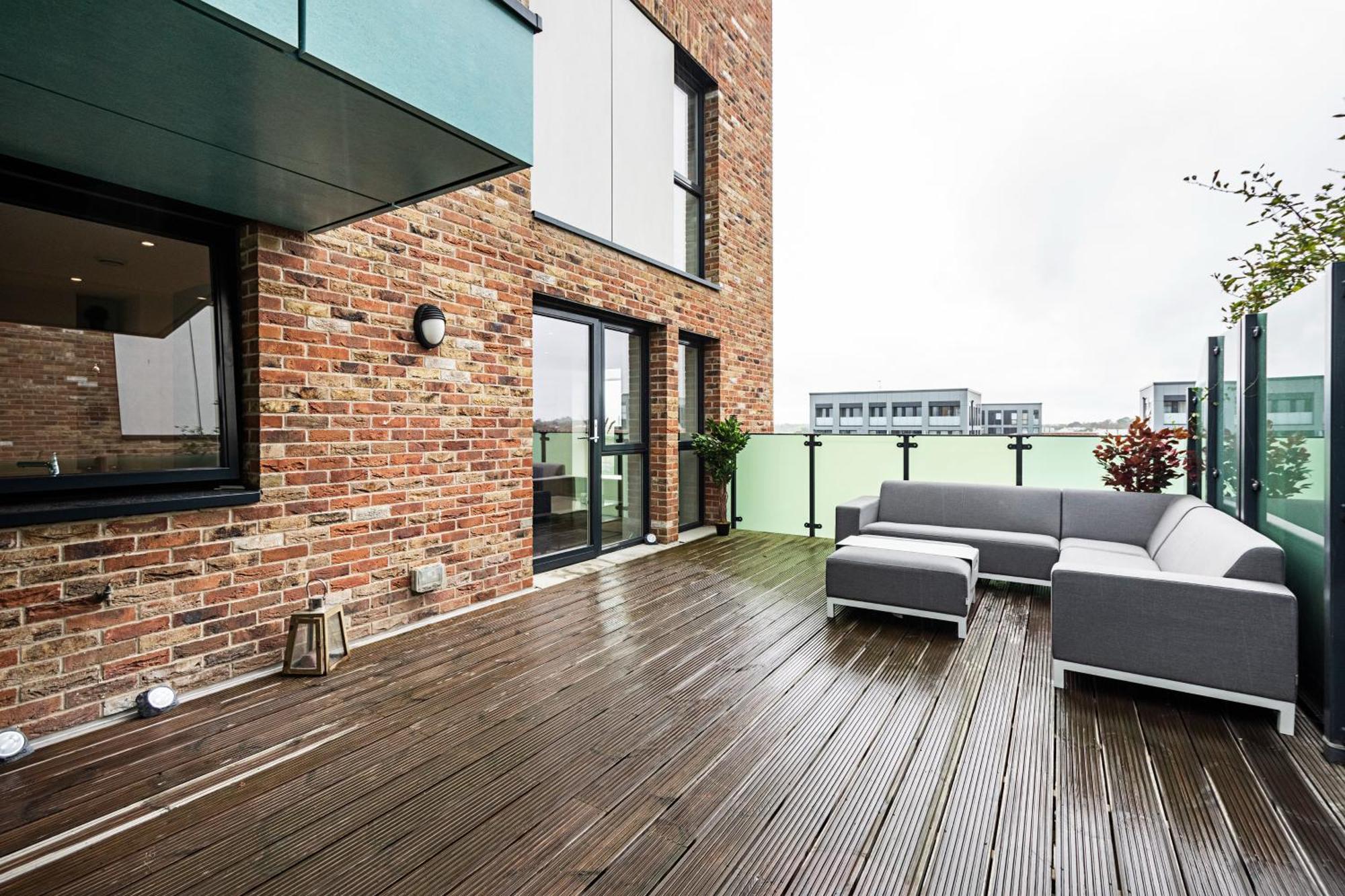 Apartament Chiswick Park 3 Bed 3 Bath West London - Parking Zewnętrze zdjęcie