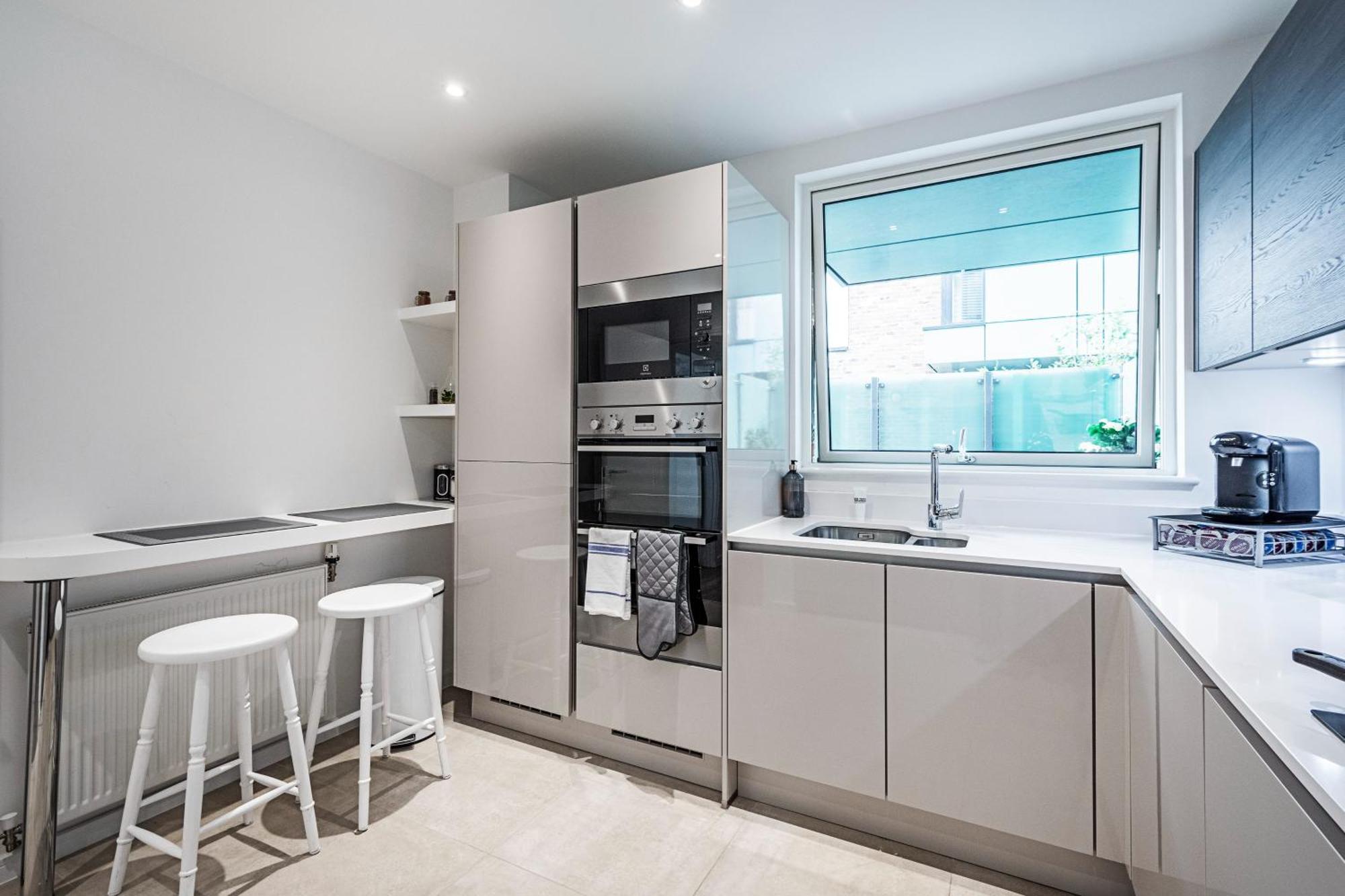 Apartament Chiswick Park 3 Bed 3 Bath West London - Parking Zewnętrze zdjęcie