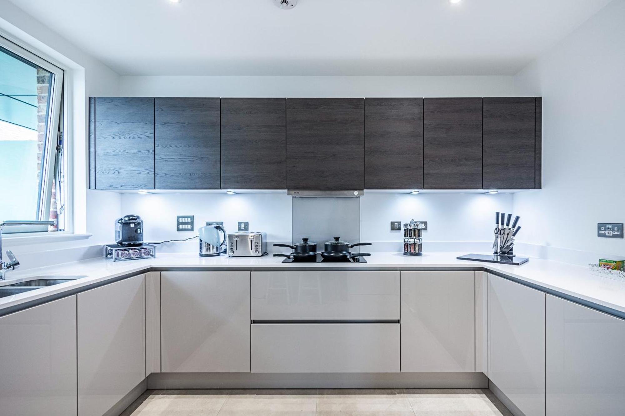 Apartament Chiswick Park 3 Bed 3 Bath West London - Parking Zewnętrze zdjęcie