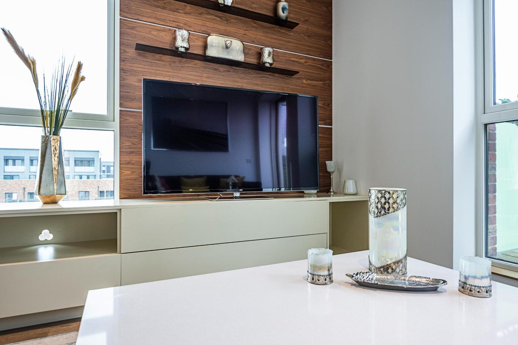 Apartament Chiswick Park 3 Bed 3 Bath West London - Parking Zewnętrze zdjęcie