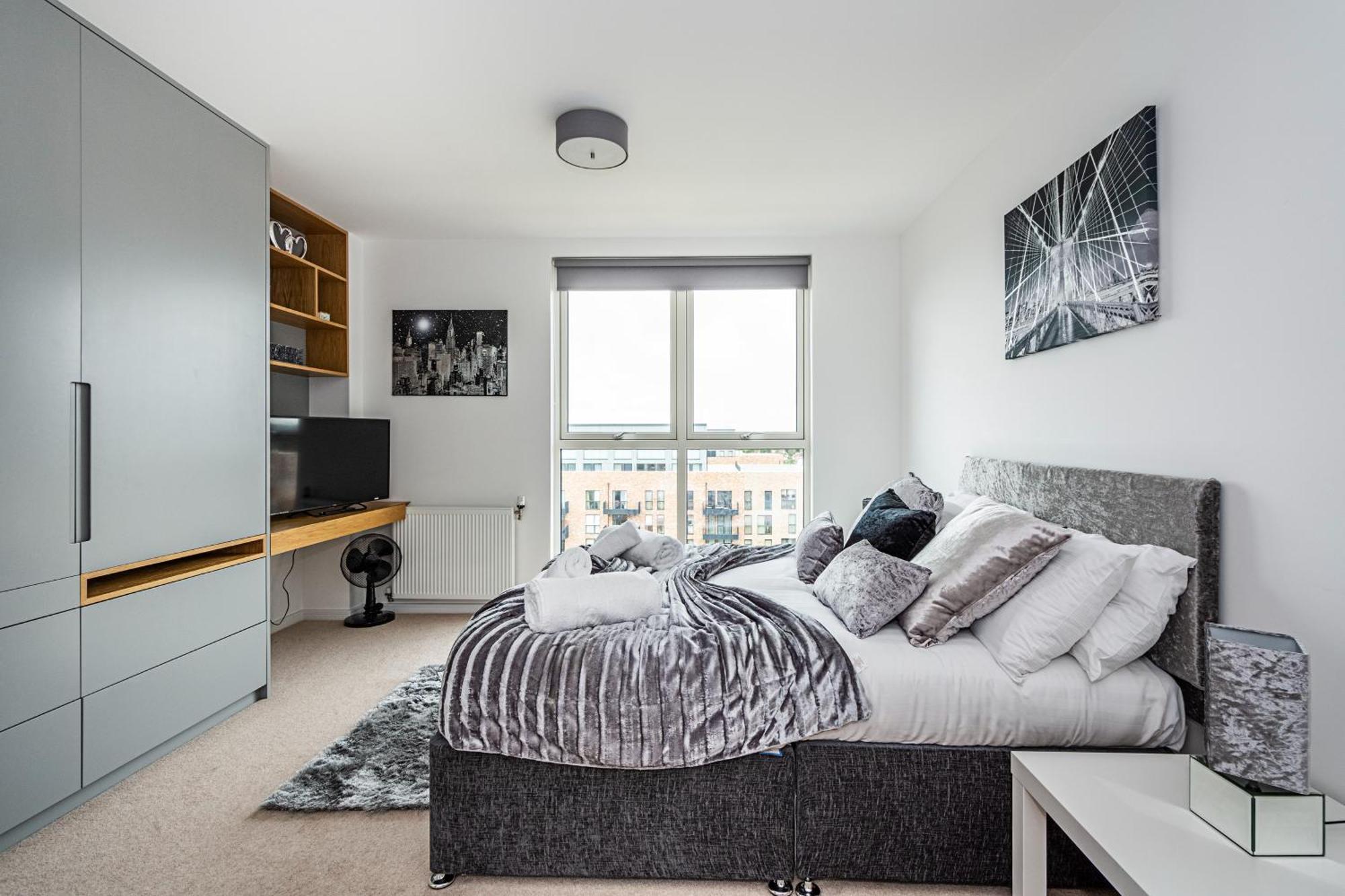 Apartament Chiswick Park 3 Bed 3 Bath West London - Parking Zewnętrze zdjęcie