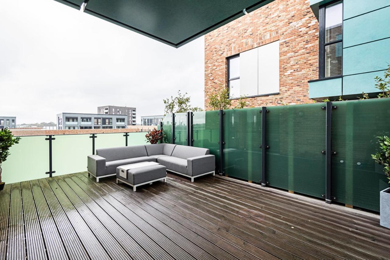 Apartament Chiswick Park 3 Bed 3 Bath West London - Parking Zewnętrze zdjęcie